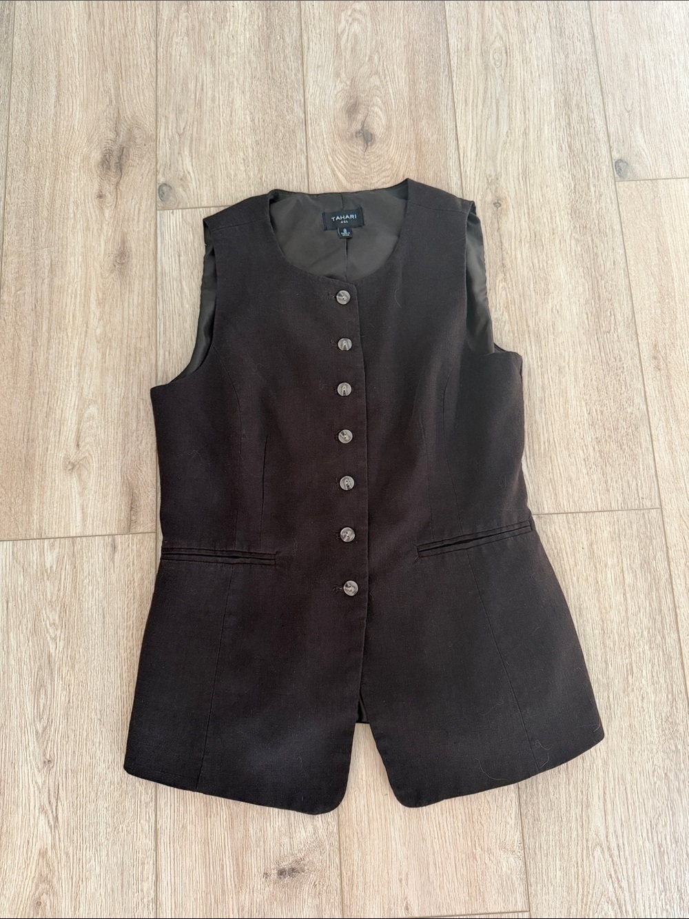 Tahari Linen-Blend Button-Down Vest
